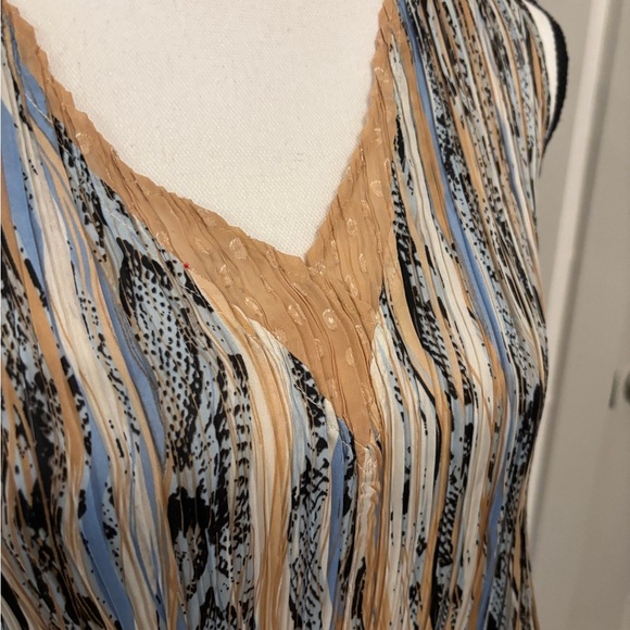 Alberto Makali tan and blue patterned flowy tank top blouse size L - Picture 6 of 16